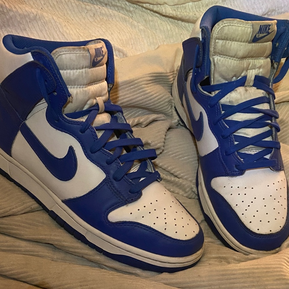 Nike High-Top Sneakers in White and Blue